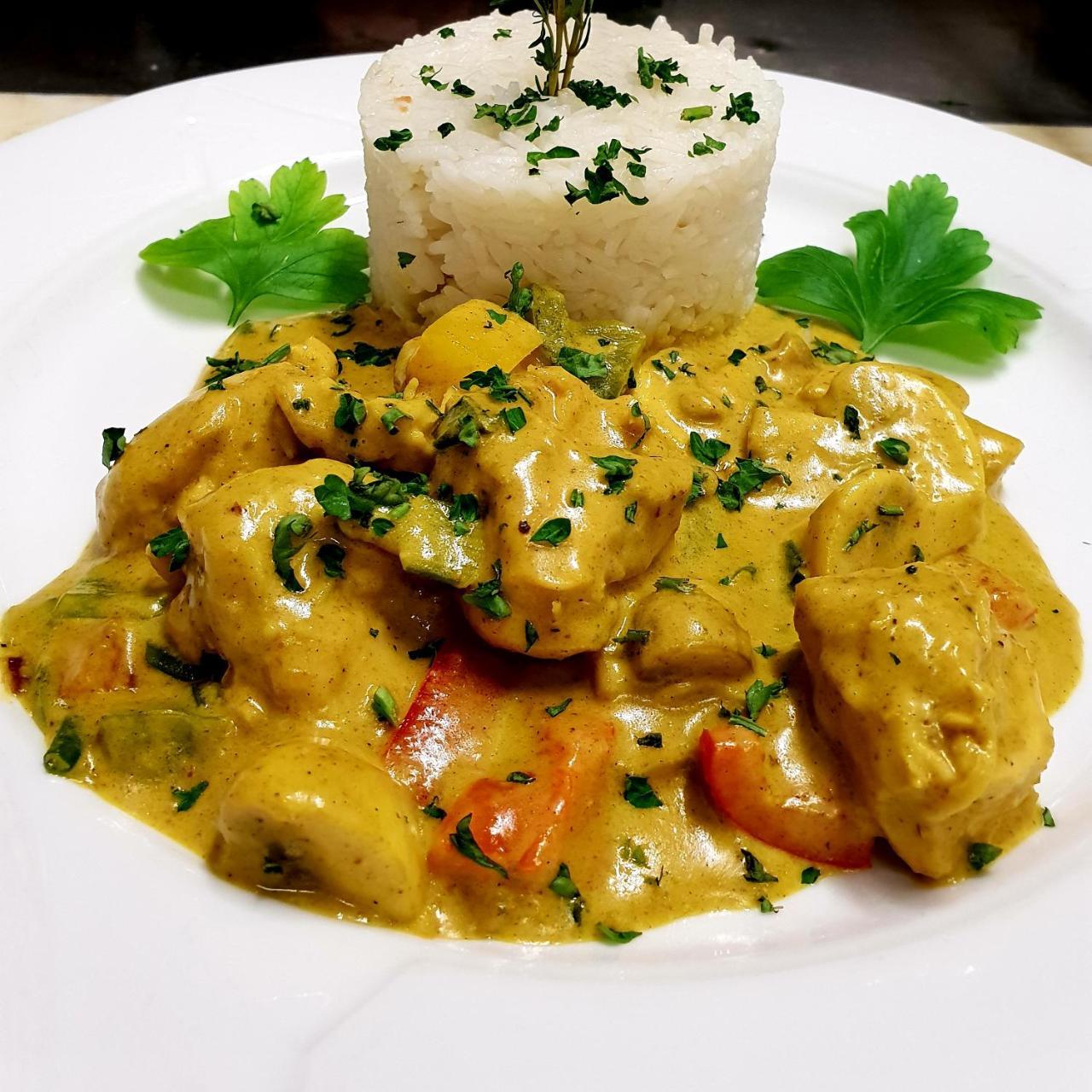 Hotel Restaurant Zunftstube Сарбург Екстериор снимка